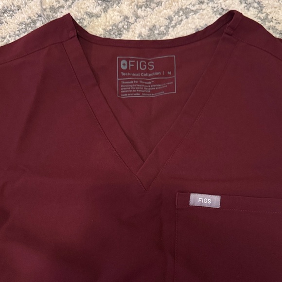 Women’s Burgundy Figs Scrub Set Sz M and Sz S - Picture 3 of 4